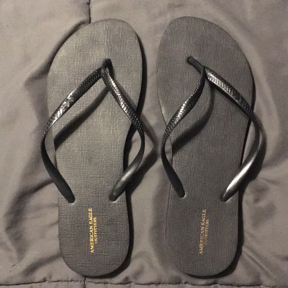 American Eagle Flip Flops